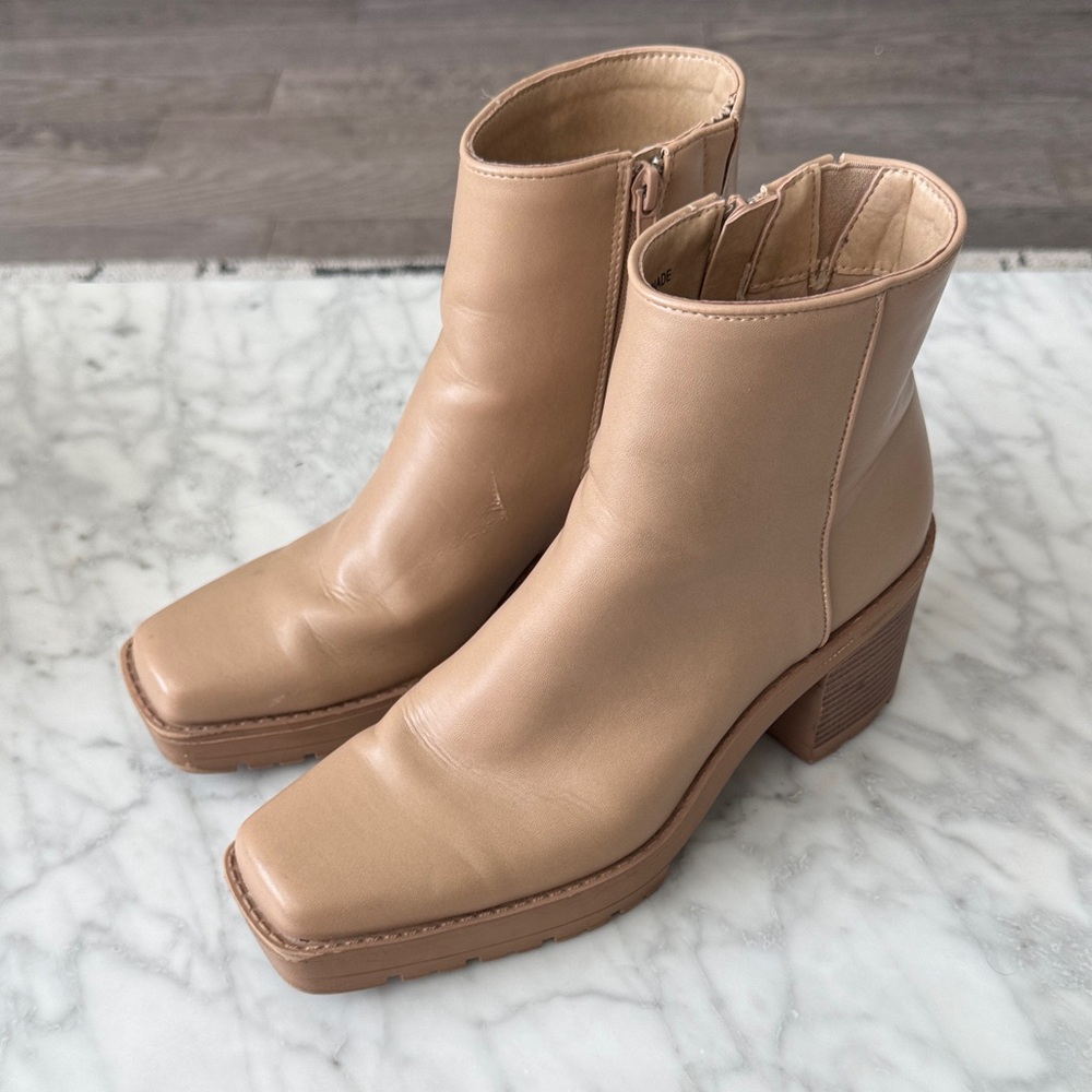 🌼NEW YORK & COMPANY🌼 Tan Alex Booties, Size 9